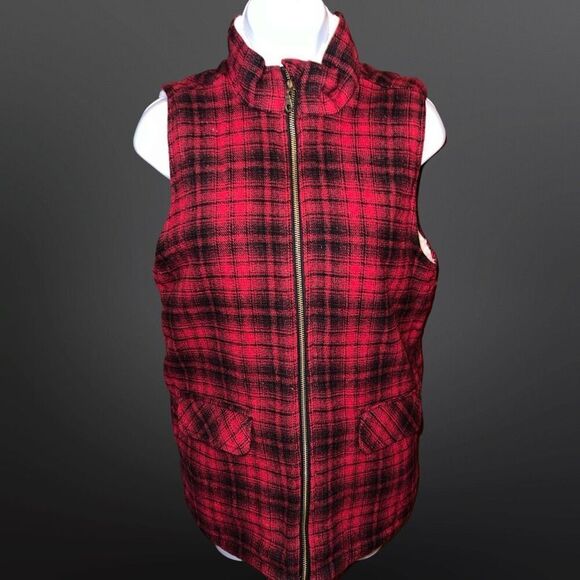 NWT Maurices Wool Blend Vest Sherpa Lined Red Plaid Pockets Size Medium - Picture 3 of 7
